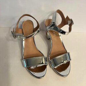 Madden Girl Silver Shoes  Chunky Heels with Rose details size 9